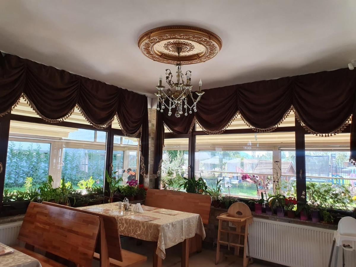 Sultan Mehmet Pensiune & Restaurant Braşov Exterior foto